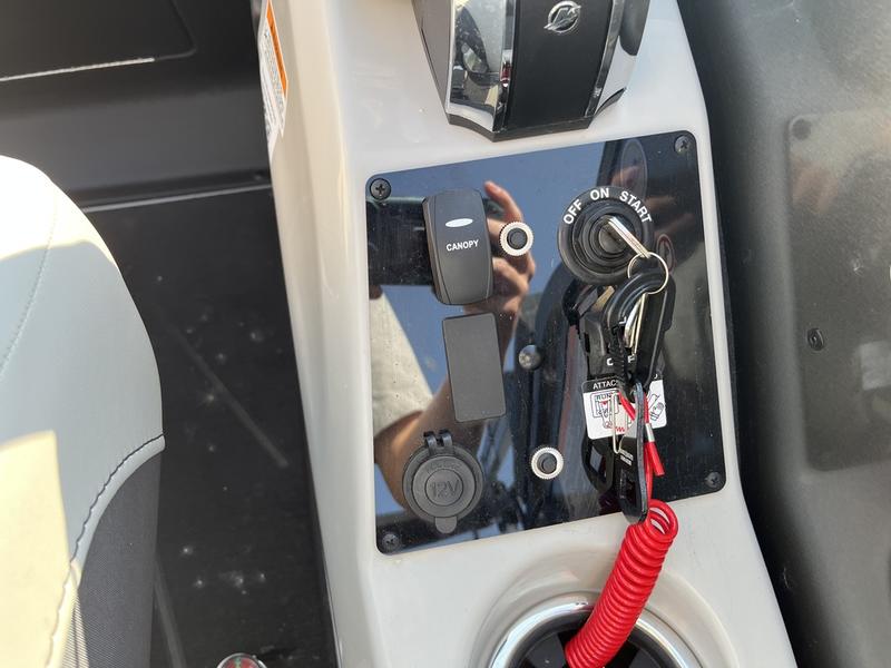 2025 BARLETTA Cabrio 24UC BOATS