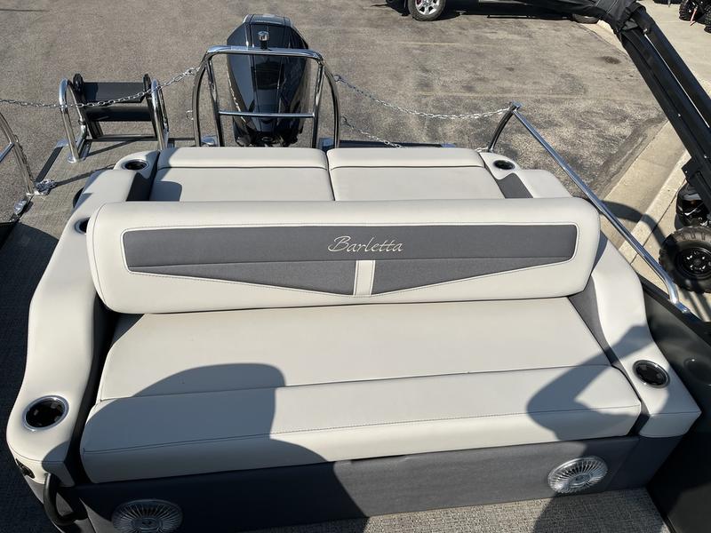 2025 BARLETTA Cabrio 24UC BOATS