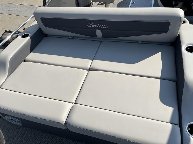 2025 BARLETTA Cabrio 24UC BOATS