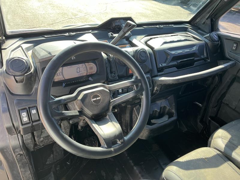 2025 Can-Am Defender Limited UTV