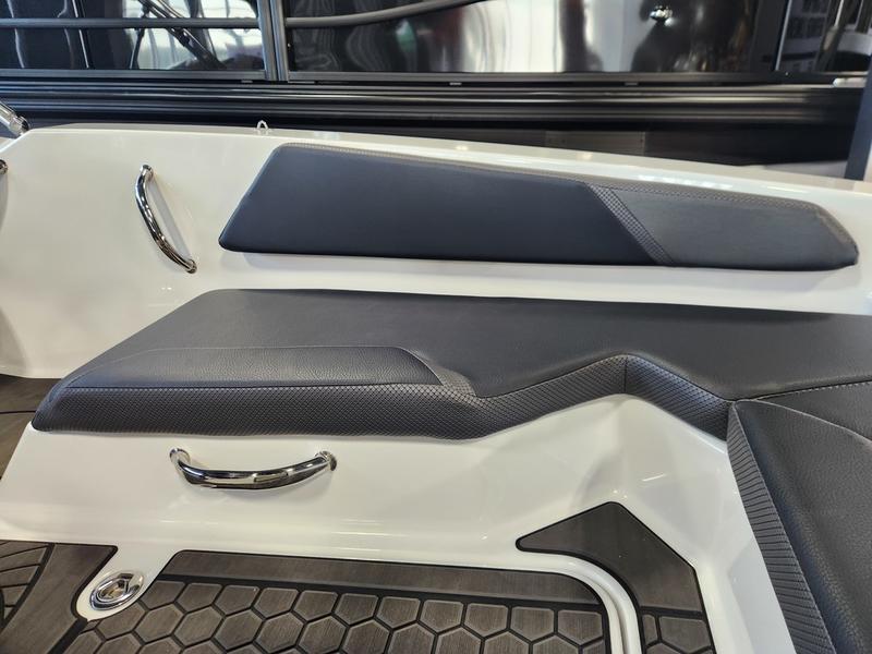 2025 SCARAB 165 LX BOATS
