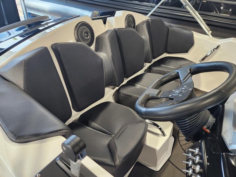 2025 SCARAB 165 LX BOATS