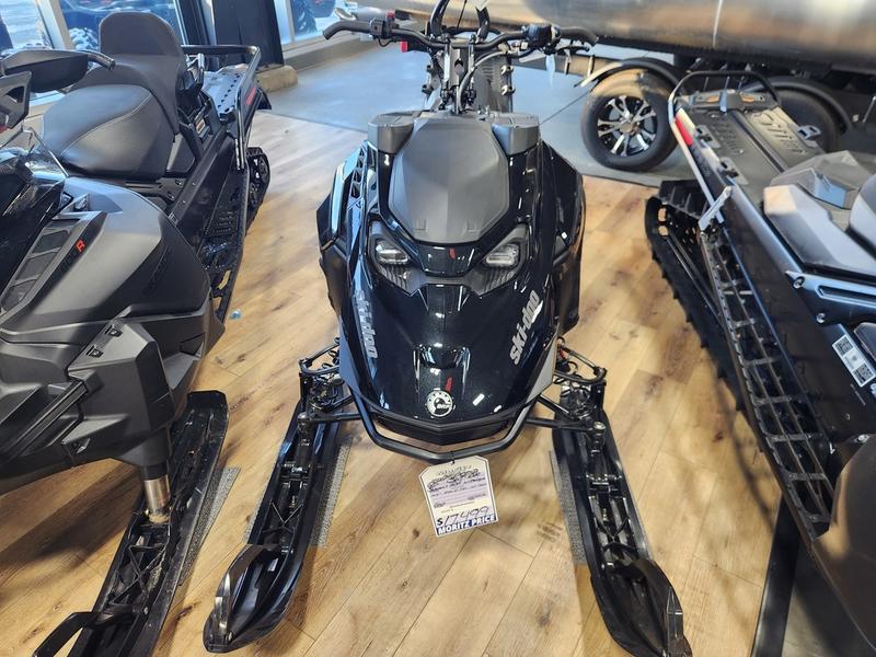 2025 SKI-DOO Summit Adrenaline with Edge Package 165 850 E-TEC PowderMax X-Light with FlexEdge 3.0 SNOWMOBILES