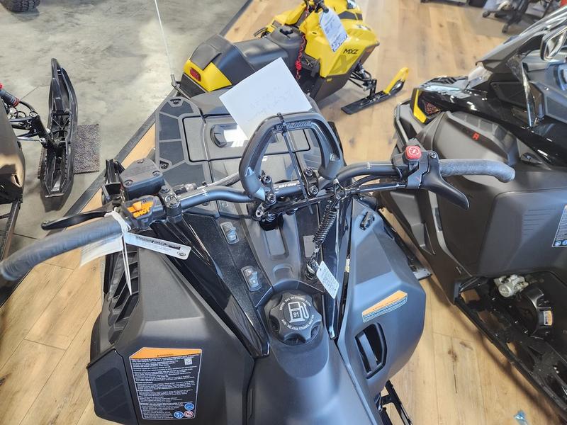 2025 SKI-DOO Summit Adrenaline with Edge Package 165 850 E-TEC PowderMax X-Light with FlexEdge 3.0 SNOWMOBILES