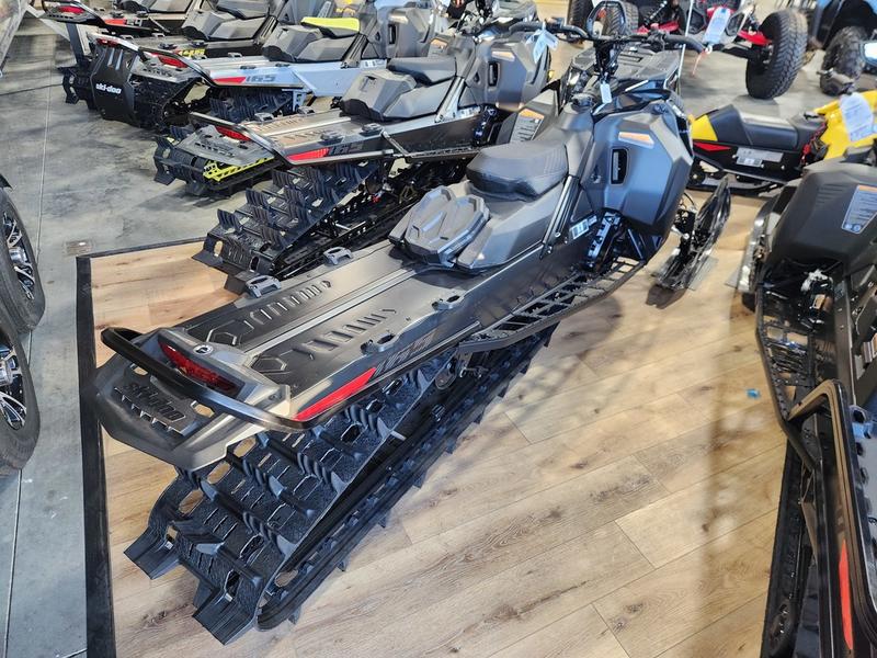 2025 SKI-DOO Summit Adrenaline with Edge Package 165 850 E-TEC PowderMax X-Light with FlexEdge 3.0 SNOWMOBILES