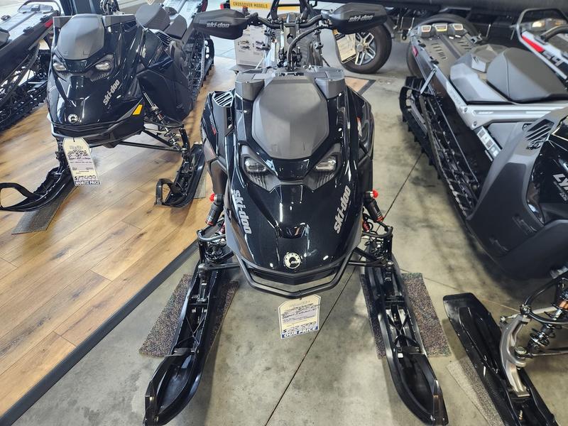 2025 SKI-DOO Summit X 165 850 E-TEC PowderMax X-Light with FlexEdge 3.0 SNOWMOBILES