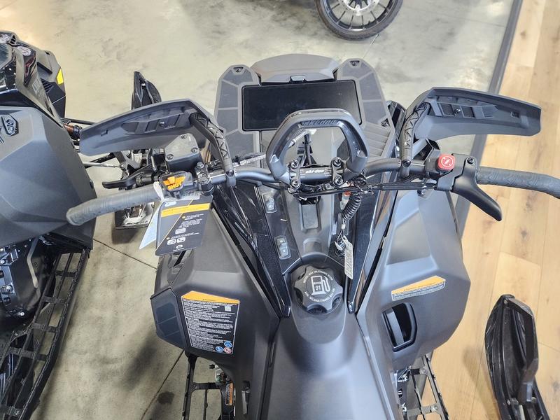 2025 SKI-DOO Summit X 165 850 E-TEC PowderMax X-Light with FlexEdge 3.0 SNOWMOBILES