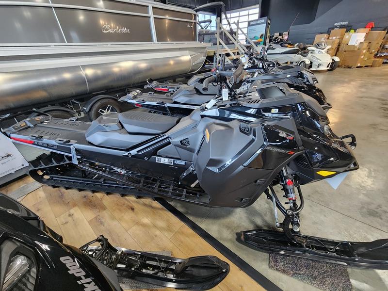 2025 SKI-DOO Summit X 165 850 E-TEC PowderMax X-Light with FlexEdge 3.0 SNOWMOBILES