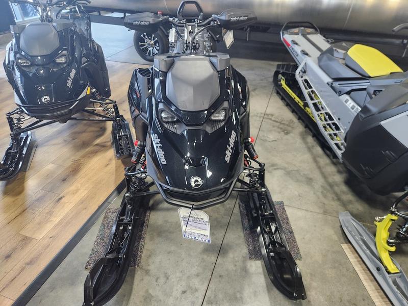 2025 SKI-DOO Summit X with Expert Package 165 850 E-TEC Turbo R PowderMax X-Light 3.0 SNOWMOBILES