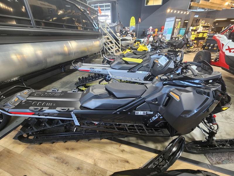 2025 SKI-DOO Summit X with Expert Package 165 850 E-TEC Turbo R PowderMax X-Light 3.0 SNOWMOBILES