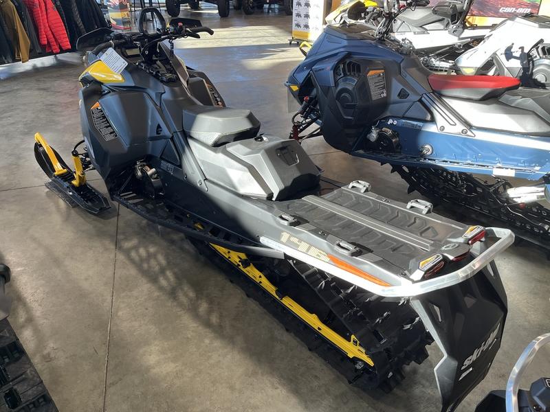 2025 SKI-DOO Summit NEO+ 146 600 EFI Hurricane with FlexEdge 1.75 SNOWMOBILES