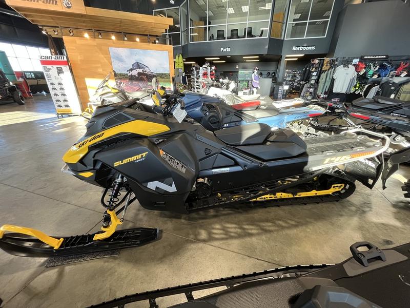 2025 SKI-DOO Summit NEO+ 146 600 EFI Hurricane with FlexEdge 1.75 SNOWMOBILES