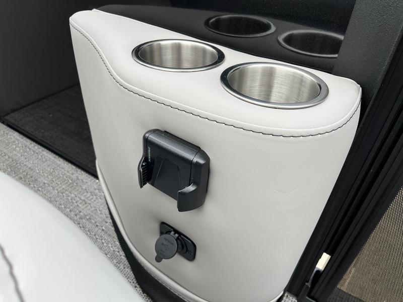 2026 BARLETTA Aria Quad-Lounge A24QC BOATS