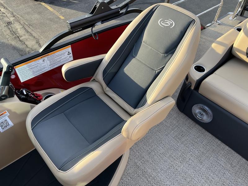 2026 BARLETTA Cabrio Ultra-Lounge C22UC BOATS