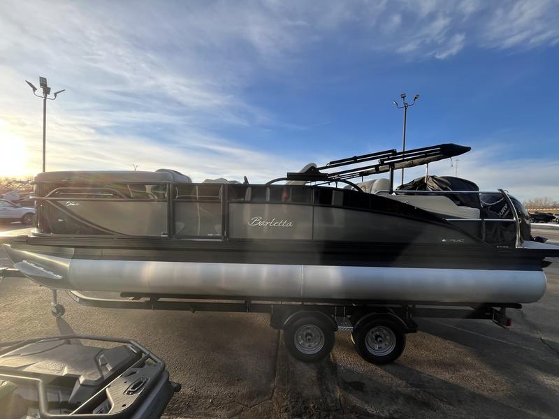 2026 BARLETTA Cabrio Ultra-Lounge C22UC BOATS