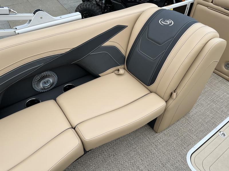 2026 BARLETTA Cabrio Cast-N-Cruise C24CC BOATS