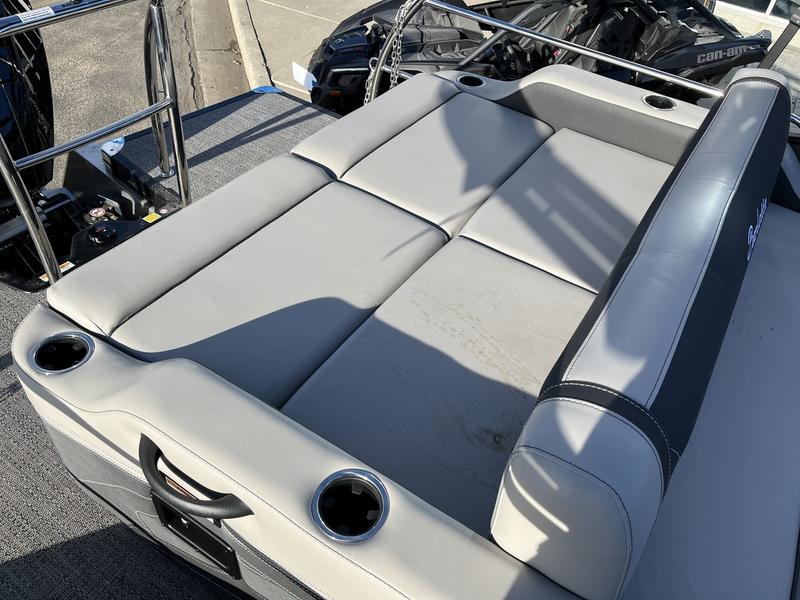 2026 BARLETTA Cabrio Cast-N-Cruise C24UC BOATS