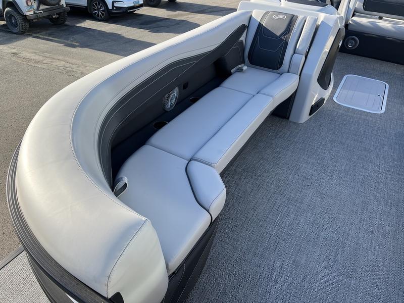 2026 BARLETTA Cabrio Cast-N-Cruise C24UC BOATS