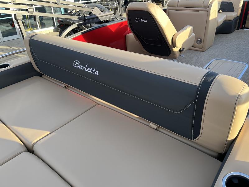 2026 BARLETTA Cabrio Ultra-Lounge C22UC BOATS
