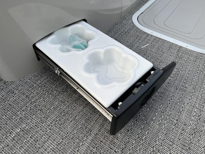 2026 BARLETTA Cabrio Ultra-Lounge C22UC BOATS