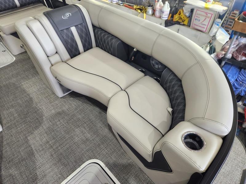 2026 BARLETTA LUSSO 25UE BOATS