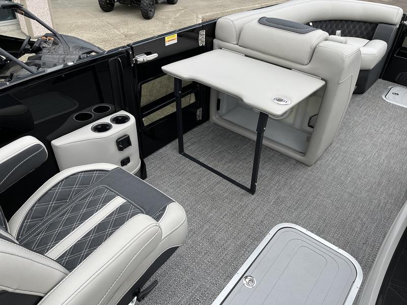 2026 BARLETTA Reserve Leggera 26UC BOATS
