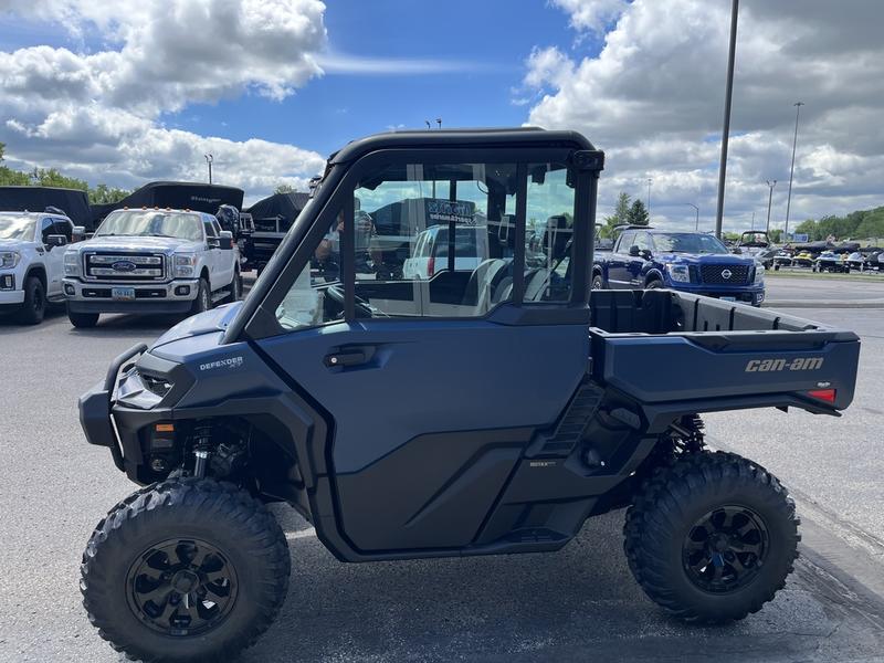 2026 CAN-AM Defender XT CAB HD11 UTV