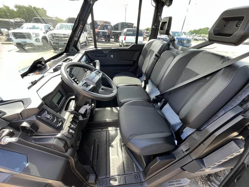 2026 CAN-AM Defender XT CAB HD11 UTV