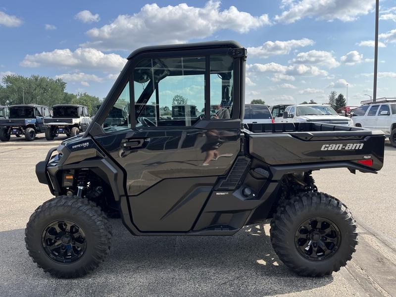 2026 CAN-AM Defender XT CAB HD11 UTV