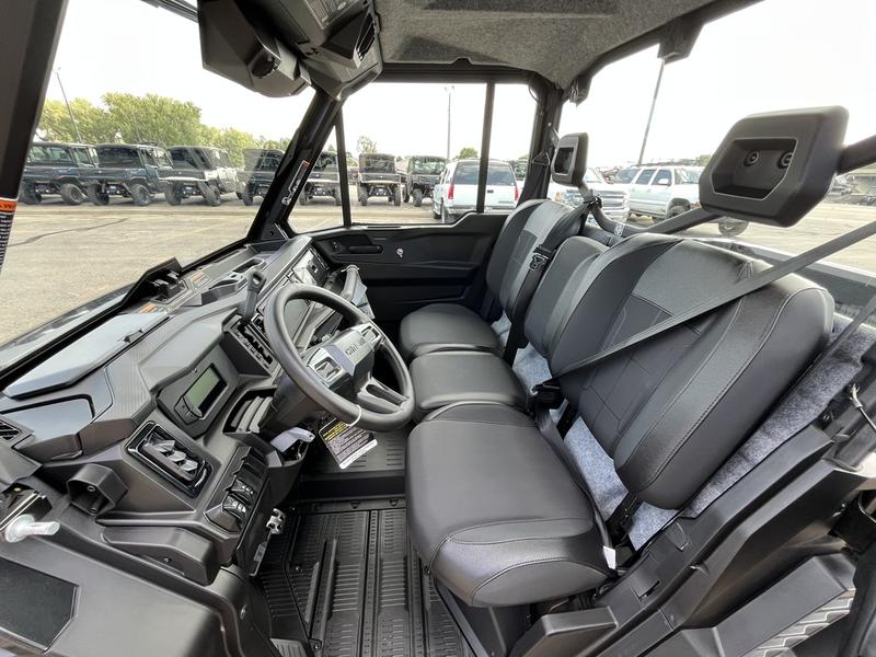 2026 CAN-AM Defender XT CAB HD11 UTV