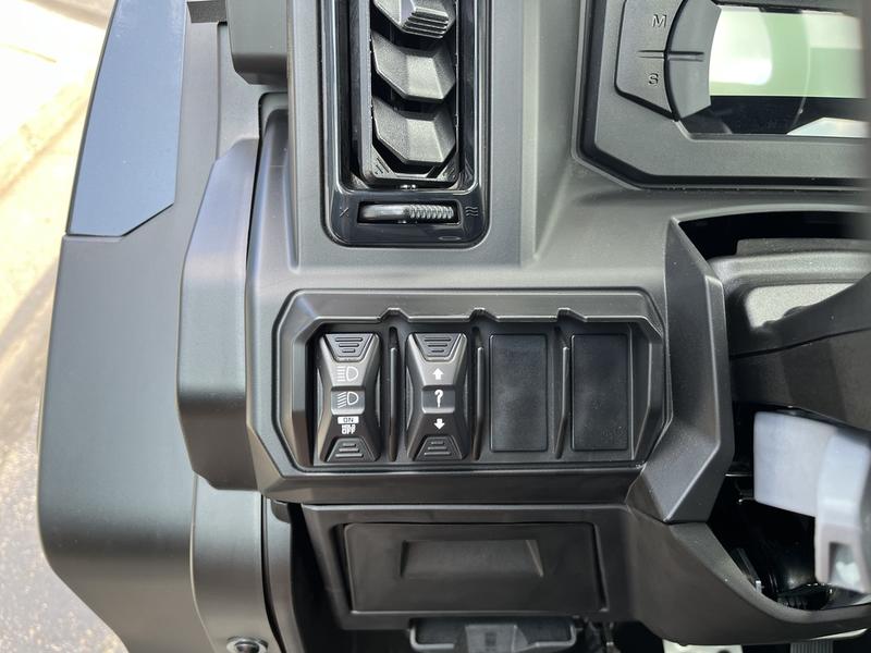 2026 CAN-AM Defender XT CAB HD11 UTV