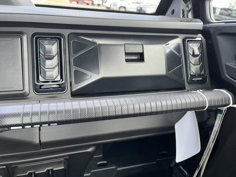 2026 CAN-AM Defender XT CAB HD11 UTV