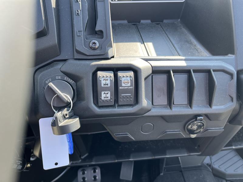 2026 CAN-AM Defender DPS HD10 UTV