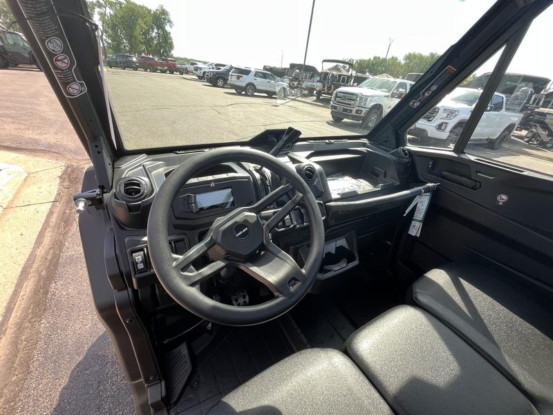 2026 CAN-AM Defender DPS CAB HD10 UTV