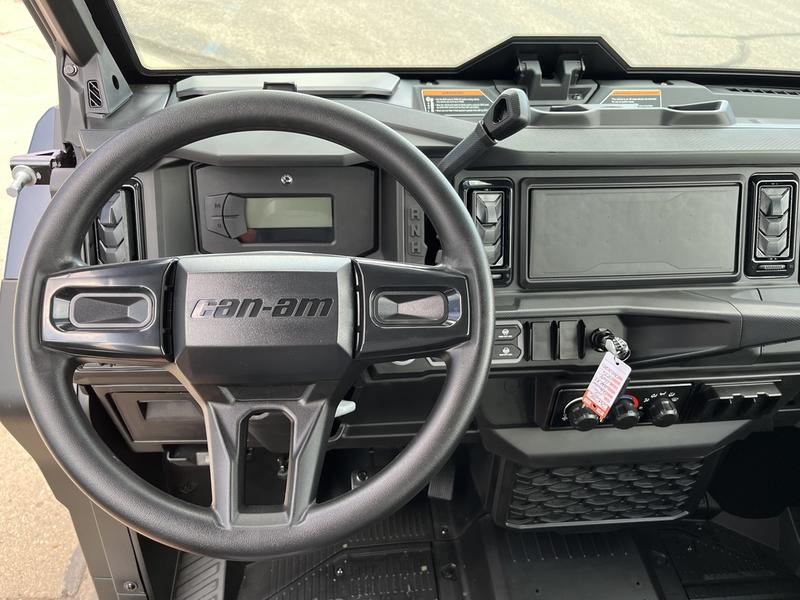 2026 CAN-AM Defender MAX XT CAB HD11 UTV
