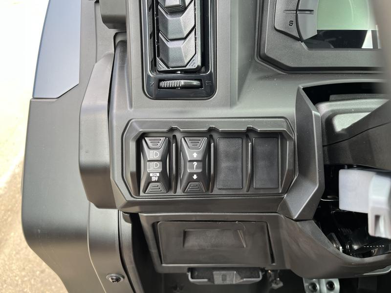 2026 CAN-AM Defender MAX XT CAB HD11 UTV