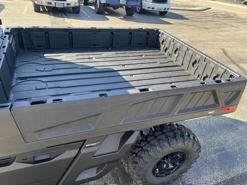 2026 CAN-AM Defender PRO Limited HD10 UTV