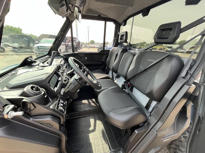 2026 CAN-AM Defender 6x6 Limited UTV