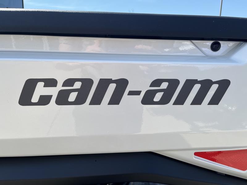 2026 CAN-AM Defender MAX Limited HD11 UTV