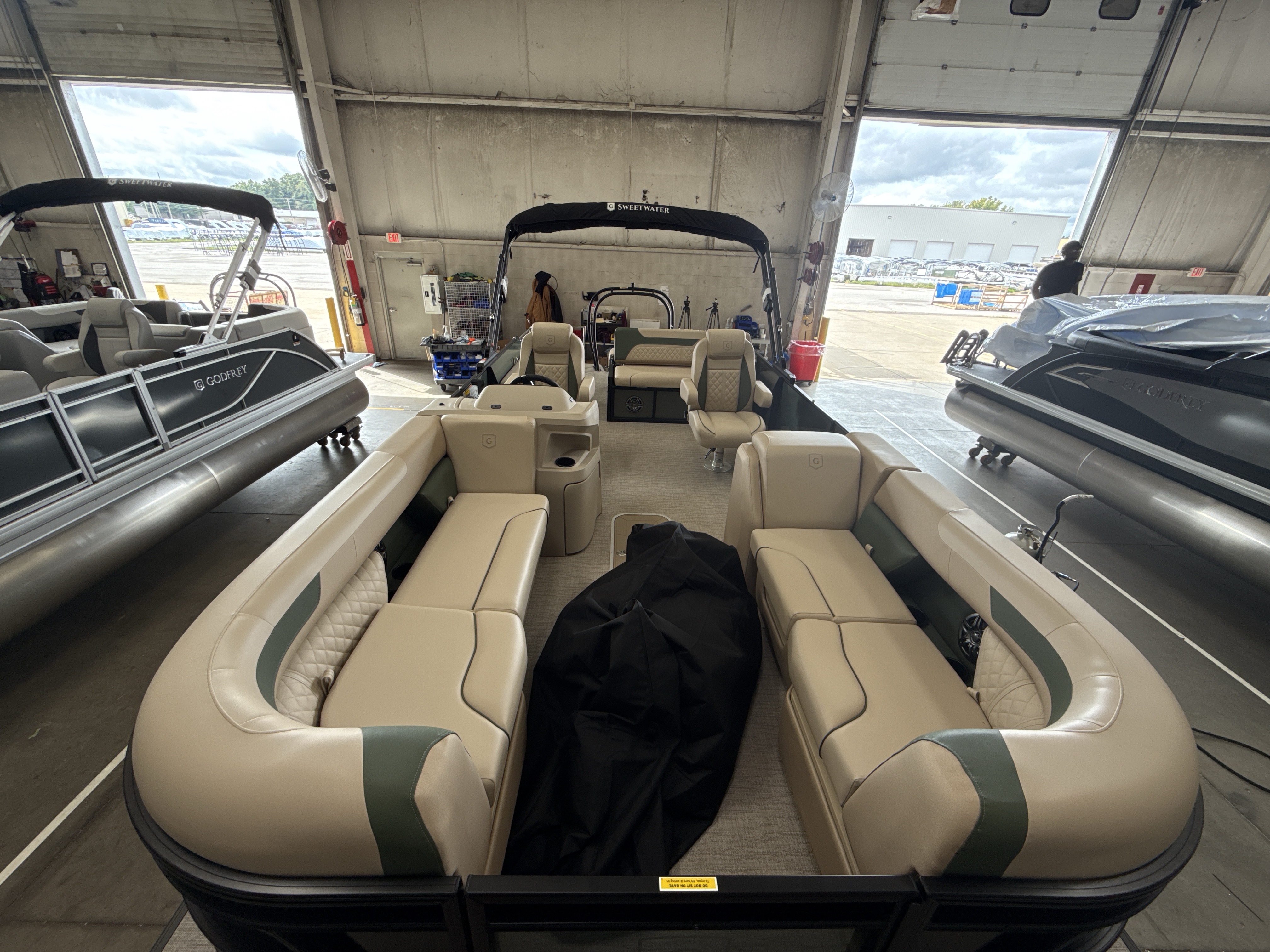 2026 GODFREY PONTOON BOATS Sweetwater 2286 SFLC BOATS