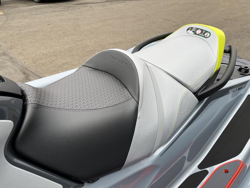 2026 SEA-DOO RXT-X 325 WATERCRAFT