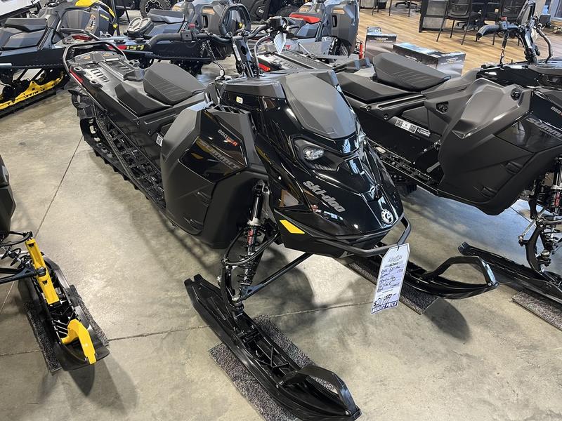 2026 SKI-DOO Summit Adrenaline with Edge Package 154 850 E-TEC Turbo R PowderMax X-Light with FlexEdge 3.0 SNOWMOBILES