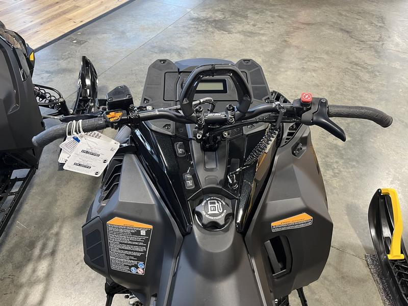 2026 SKI-DOO Summit Adrenaline with Edge Package 154 850 E-TEC Turbo R PowderMax X-Light with FlexEdge 3.0 SNOWMOBILES
