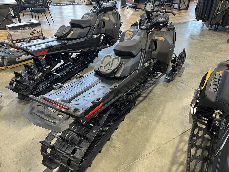 2026 SKI-DOO Summit Adrenaline with Edge Package 154 850 E-TEC Turbo R PowderMax X-Light with FlexEdge 3.0 SNOWMOBILES