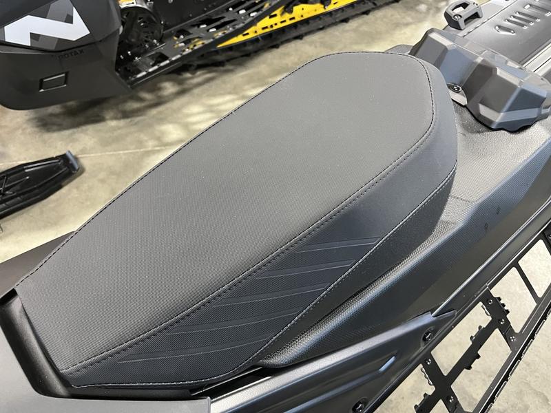 2026 SKI-DOO Summit Adrenaline with Edge Package 154 850 E-TEC Turbo R PowderMax X-Light with FlexEdge 3.0 SNOWMOBILES