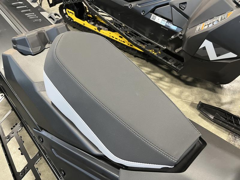 2026 SKI-DOO Summit Adrenaline with Edge Package 165 850 E-TEC Turbo R PowderMax X-Light with FlexEdge 3.0 SNOWMOBILES