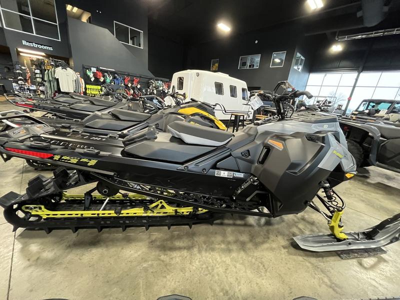 2026 SKI-DOO Summit Adrenaline with Edge Package 165 850 E-TEC Turbo R PowderMax X-Light with FlexEdge 3.0 SNOWMOBILES