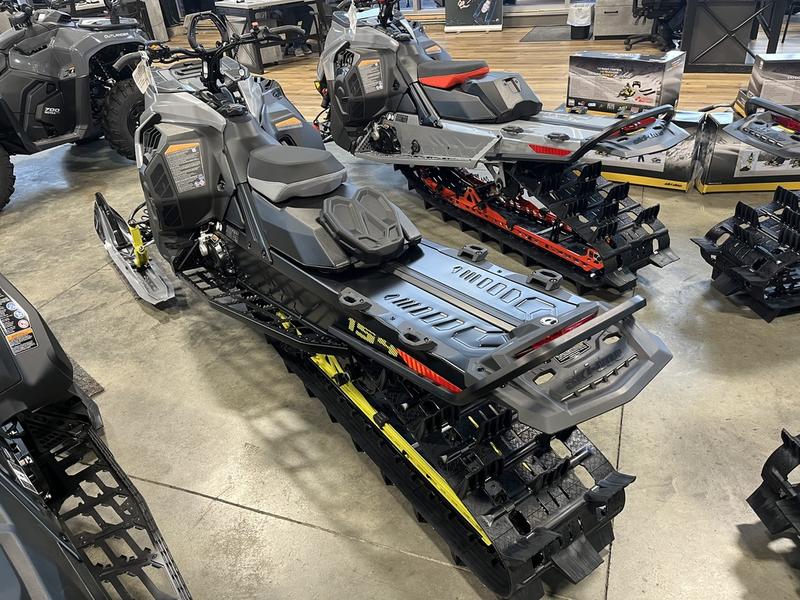 2026 SKI-DOO Summit Adrenaline with Edge Package 165 850 E-TEC Turbo R PowderMax X-Light with FlexEdge 3.0 SNOWMOBILES