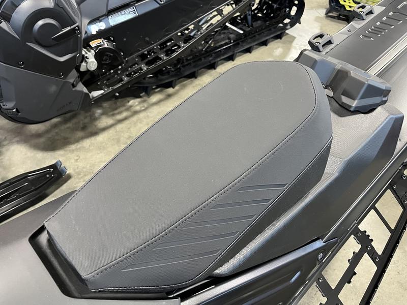 2026 SKI-DOO Summit Adrenaline with Edge Package 165 850 E-TEC Turbo R PowderMax X-Light with FlexEdge 3.0 SNOWMOBILES