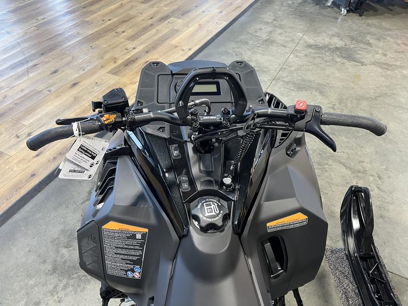 2026 SKI-DOO Summit Adrenaline with Edge Package 165 850 E-TEC Turbo R PowderMax X-Light with FlexEdge 3.0 SNOWMOBILES